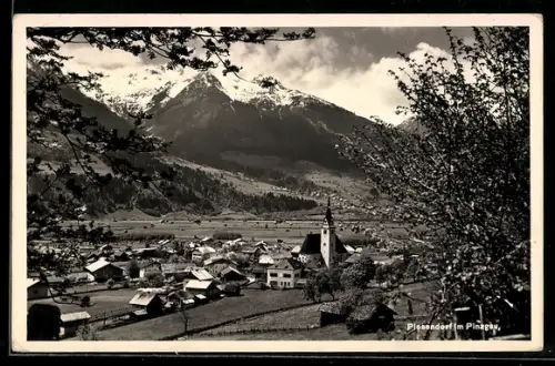 AK Piesendorf im Pinzgau, Dorfansicht mit Kirche und Bergpanorama