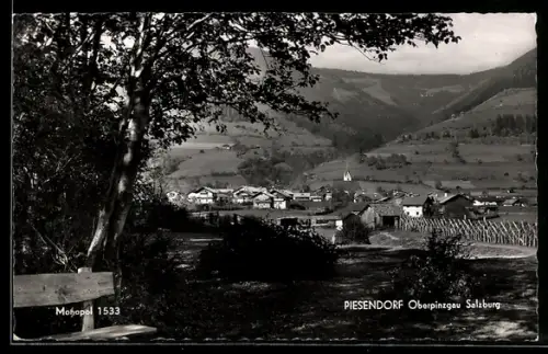 AK Piesendorf /Oberpinzgau, Panorama mit Dorf und Kirche