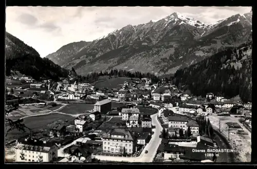 AK Badgastein, Oberes Badgastein, Ortsansicht und Gebirgspanorama