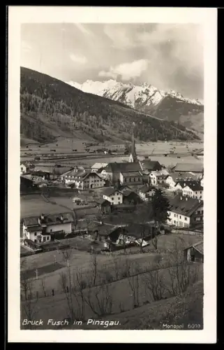 AK Bruck Fusch im Pinzgau, Panorama mit Ort und Gebirgspanorama