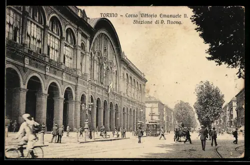 AK Torino, Corso Vittorio Emanuele II, Stazione di P. Nuova, con tram e ciclisti, Strassenbahn