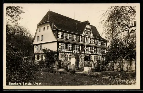 AK Urach, Eberhard-Schule mit Anlage u. Brunnen