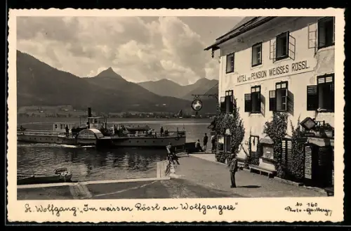 AK St. Wolfgang am Wolfgangsee, Hotel und Pension Weisses Rössl, Seepromenade mit Dampfer