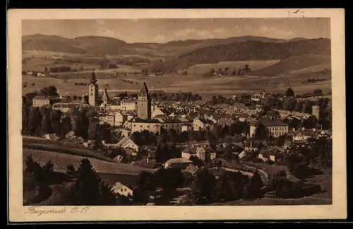 AK Freistadt /O. Ö., Ortsansicht mit Kirche und Stadtturm
