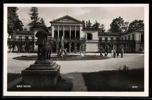 AK Bad Ischl, Kaiservilla mit Standbild