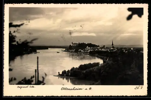 AK Ottensheim, Ortsansicht mit Donaupartie