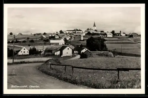 AK Hellmonsödt /Oberöst., Strassenpartie mit Kirche