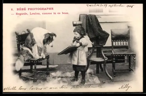AK Mädchen zeigt Collie ein Buch, Fotoapparat