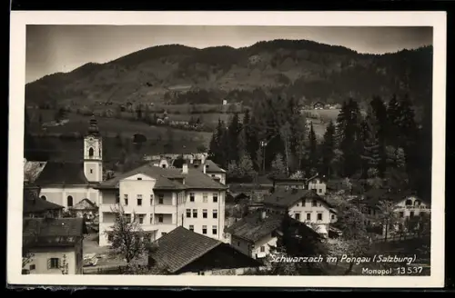 AK Schwarzach im Pongau, Panorama mit Kirche und Häusern