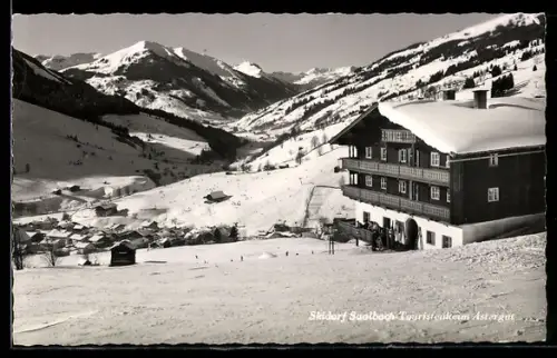 AK Saalbach, Skidorf mit Touristenheim Astergut
