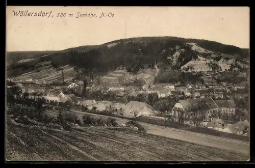 AK Wöllersdorf /N.-Oe., Panorama mit Ort und Hügel