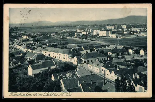 AK Traiskirchen /N.-Öst., Panorama mit Häusern und Feldern