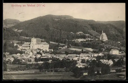 AK Kirchberg am Wechsel, Panorama mit Ort und Kirchen vor bewaldeten Hügeln