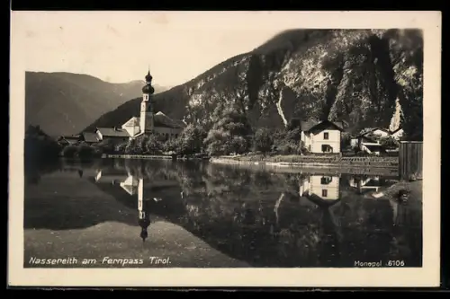 AK Nassereith am Fernpass, Kirche am See mit Bergpanorama