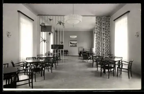 AK Judendorf-Strassengel, Speisesaal mit Tischen, Stühlen und Deckenlüstern