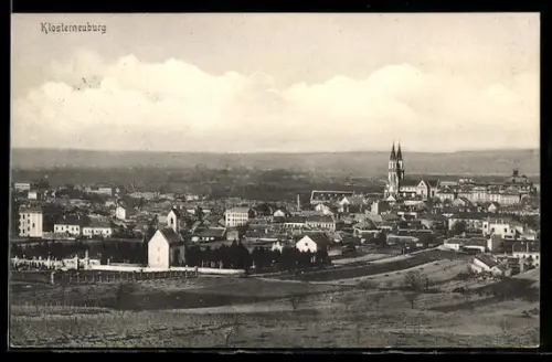 AK Klosterneuburg, Panorama mit Kirche