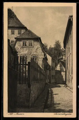 AK Meissen, Strasse Leinewebergasse mit Wohnhäusern