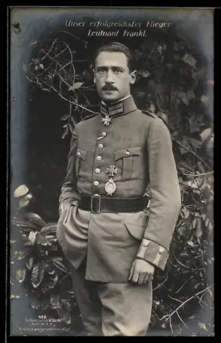Foto-AK Sanke Nr. 420: Flieger Leutnant Frankl in Uniform mit Eisernes Kreuz, Orden
