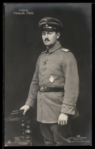 Foto-AK Sanke Nr. 422: Leutnant Helmuth Hirth, Kampfflieger