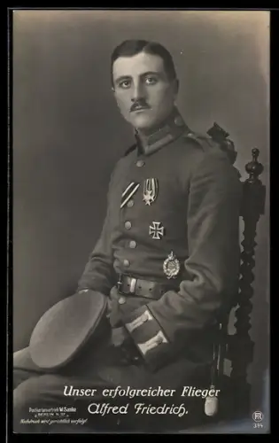 Foto-AK Sanke Nr. 394: Alfred Friedrich in Uniform mit EK I und Flugzeugführerabzeichen