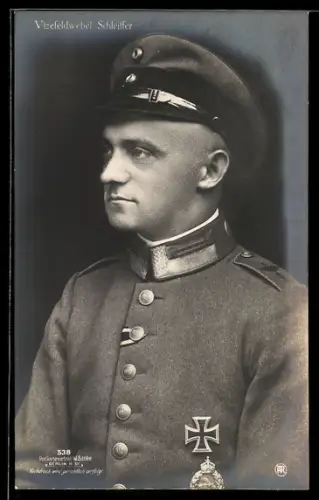 Foto-AK Sanke Nr. 538: Vizefeldwebel Schleiffer in Uniform mit Schirmmütze