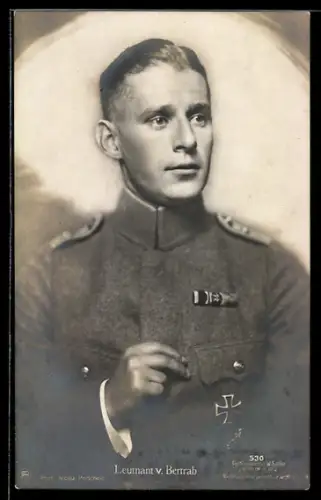 AK Sanke Nr. 530, Portrait Leutnant v. Bertrab in Uniform