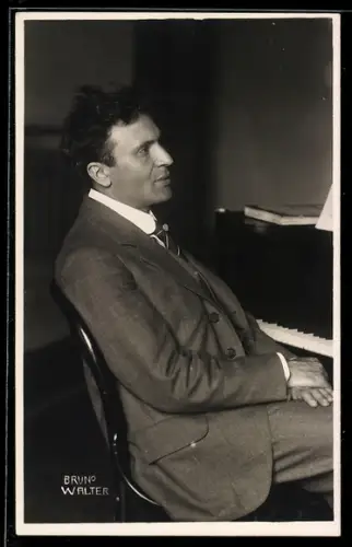 AK Bruno Walter am Klavier sitzend