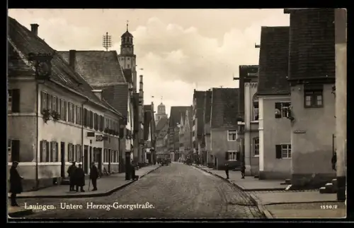 AK Lauingen, Untere Herzog-Georgstrasse mit Leuten