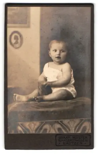 Fotografie Oskar Meister, Bautzen, Kaiserstrasse 15, Porträt eines Kleinkindes