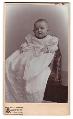 Fotografie A. Wertheim, Rosentalerstrasse, Porträt eines Kleinkindes