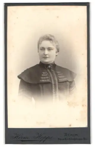 Fotografie Herm. Hoppe, Achim, Neue Kirchhofstrasse 364, Porträt einer Dame