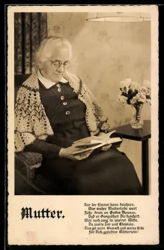 AK Ältere Dame liest ein Buch, Muttertag