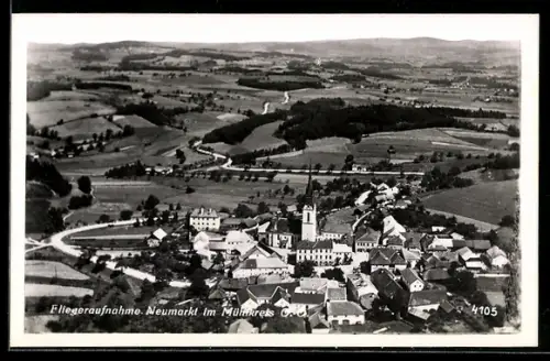 AK Neumarkt im Mühlkreis, Fliegeraufnahme, Orts- und Landschaftspanorama