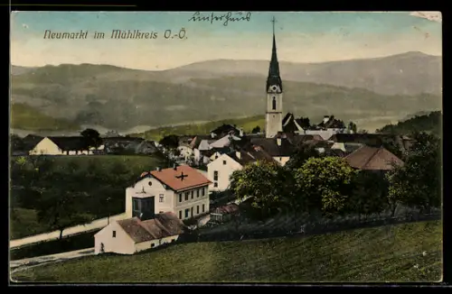 AK Neumarkt im Mühlkreis, Gesamtansicht mit Kirche
