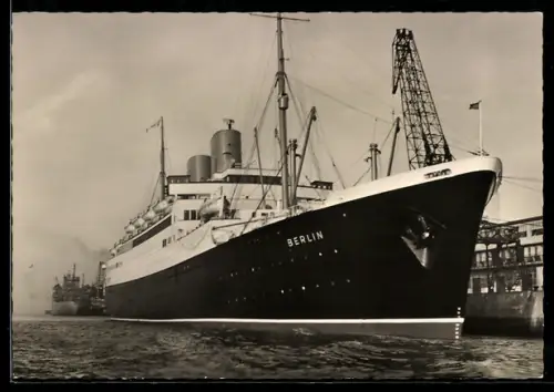 AK Passagierschiff M.S. Berlin der Norddeutschen Lloyd im Hafen festgemacht
