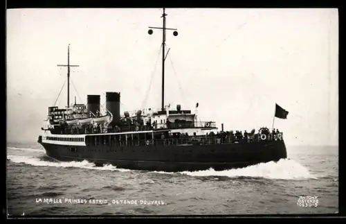 AK Passagierschiff Prinses Astrid der Linie Ostende-Dover über den Achtersteven fahrend