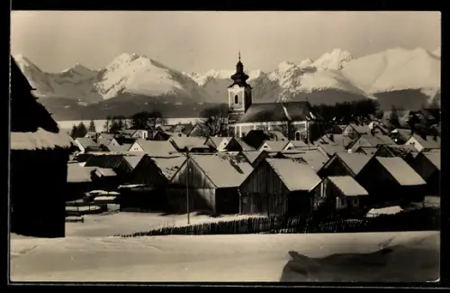 AK Strba, Ortspartie im Winter mit Blick zur Kirche