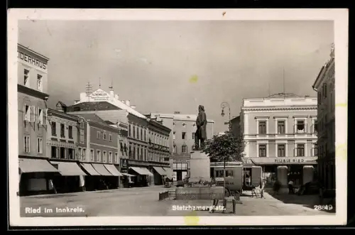 AK Ried, Stelzhamerplatz mit Geschäften