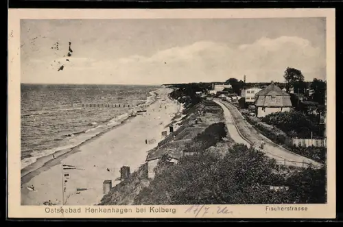 AK Henkenhagen bei Kolberg, Fischerstrasse und Ostseestrand