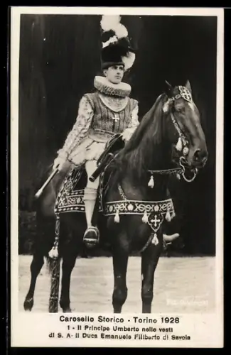 AK Torino, Carosello Storico 1928, Principe Umbertonello vesti du il Duca Emanuele Filiberto di Savoia su cavallo