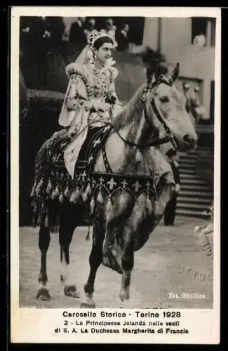 AK Torino, Carosello Storico 1928, La Principessa Jolanda come Duchessa Margherita di Francia