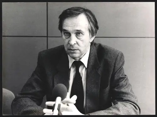 Fotografie Valentin Falin, Generaldirektor der APN und ehemaliger Botschafter der UdSSR