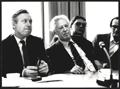 Fotografie Igor Salzew 1. stellv. Kulturmin. der UdSSR, Viktor Samjatin Mitglied des ZK der KPdSU in Mannheim 1985