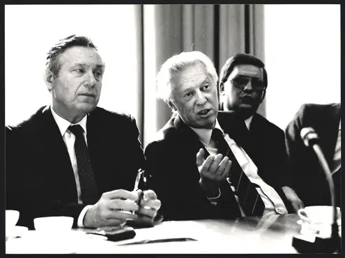 Fotografie Viktor Samjatin auf der Pressekonferenz der Kulturtage der UdSSR in Mannheim 1985