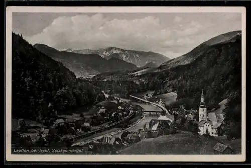 AK Lauffen bei Ischl, Ortspanorama mit Kirche und Brücke