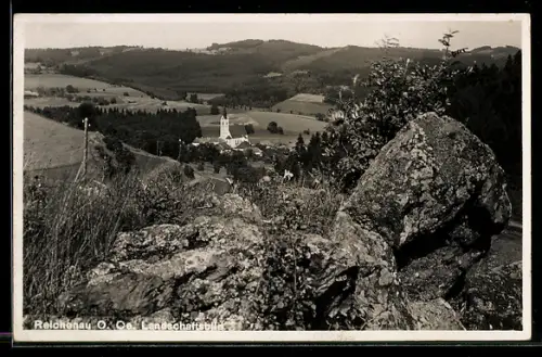AK Reichenau /Ob. Öst., Landschaftsblick mit Dorf und Kirche