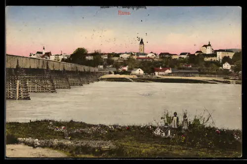 AK Enns, Panorama mit Fluss, Holzbrücke und Kirche