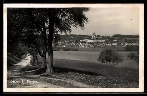 AK St. Florian, Panorama mit Stift und Feldern