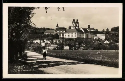 AK St. Florian /O.D., Stiftsanlage mit Ortspanorama