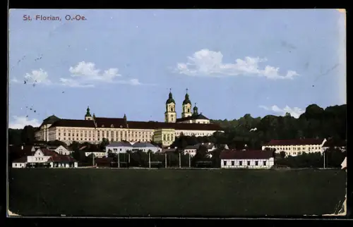 AK St. Florian /O.-Oe., Stift mit Kirche und Ortspartie